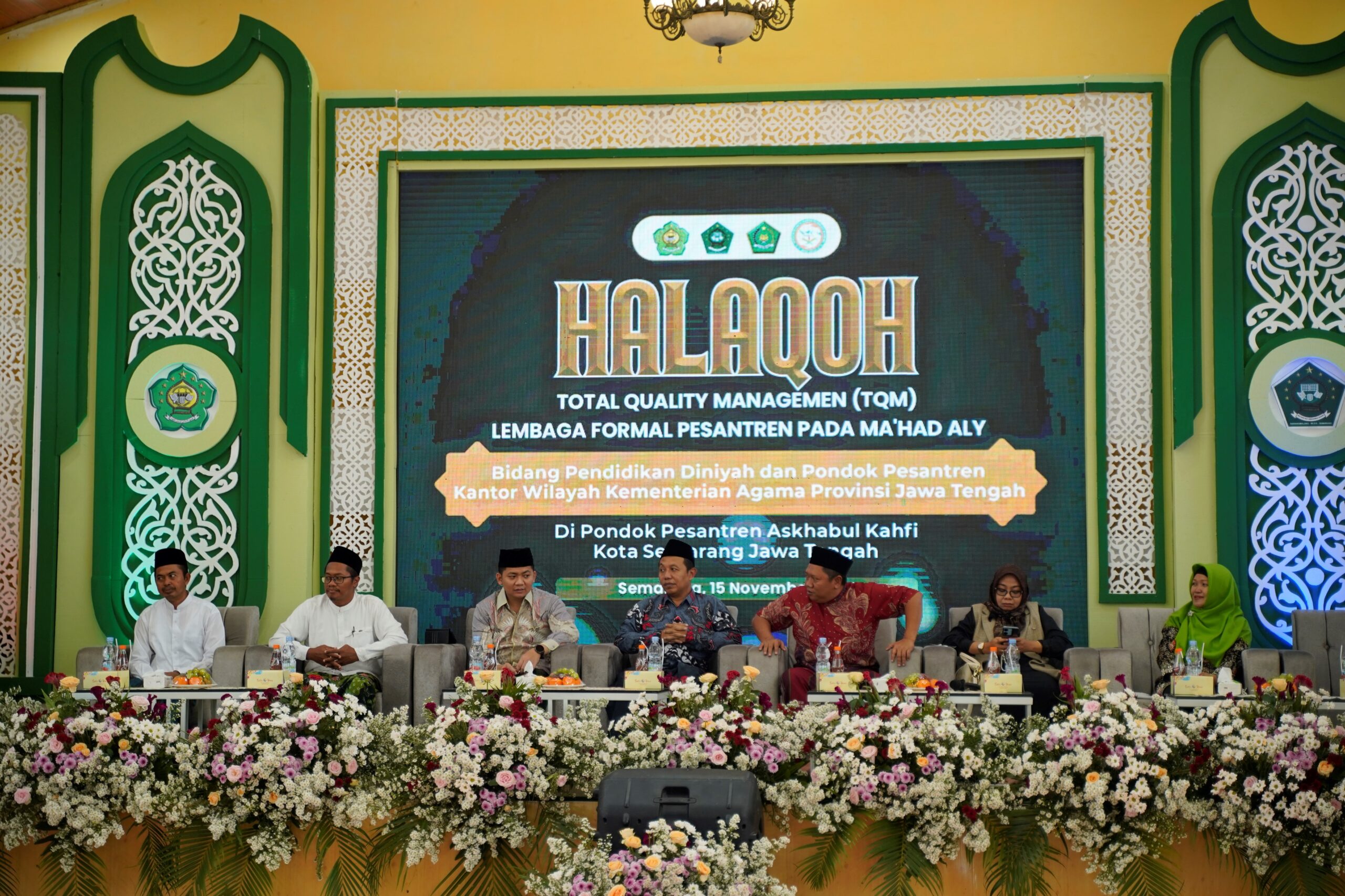 gambar panggung halaqah tqm jawa tengah di mahad aly askhabul kahfi